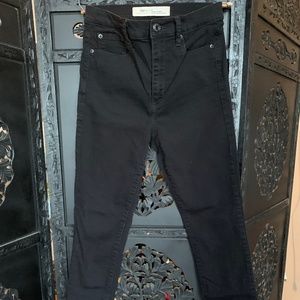 Gap Super High Rise True Skinny Jean